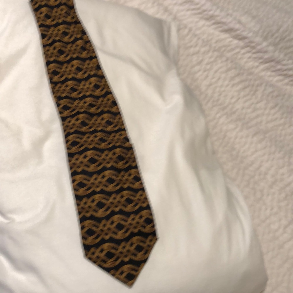 Bachrach tie